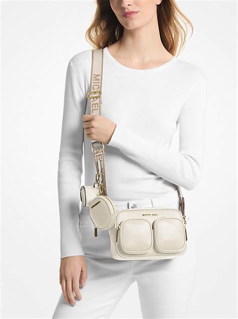 Jet Set Medium Leather Crossbody Bag 